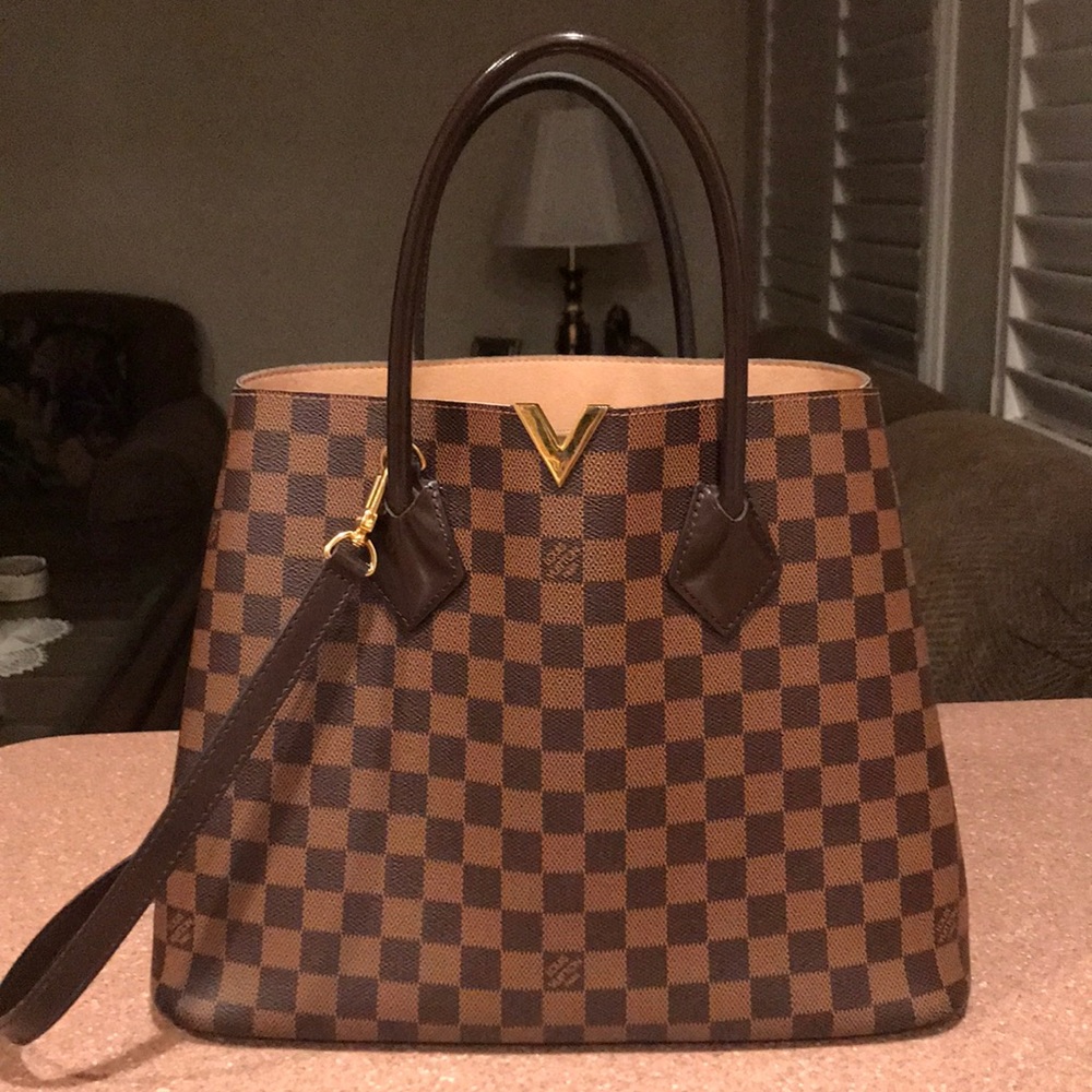 Louis Vuitton Damier Ebene Kensington Handbag